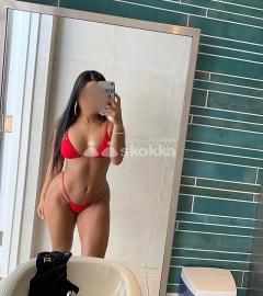 Jaque morena envolvente desinibida sem frescuras