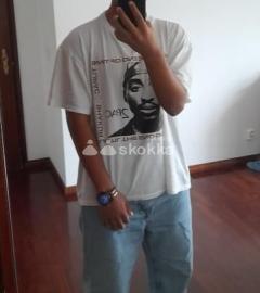 jovem procura mulher